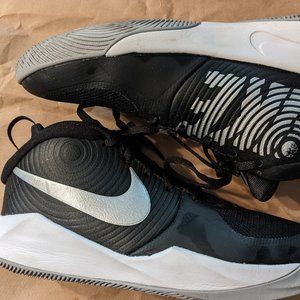 Nike Basketball shoes in excellent condition